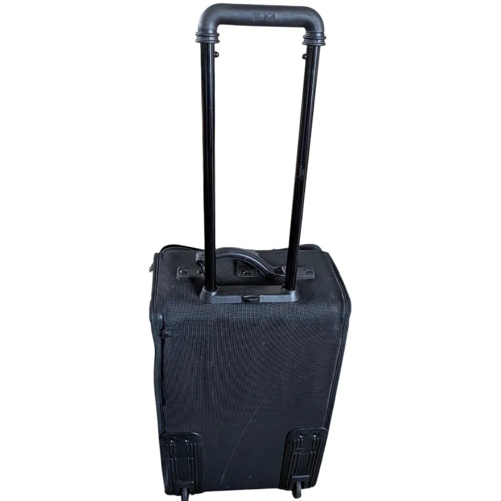 Tumi 23